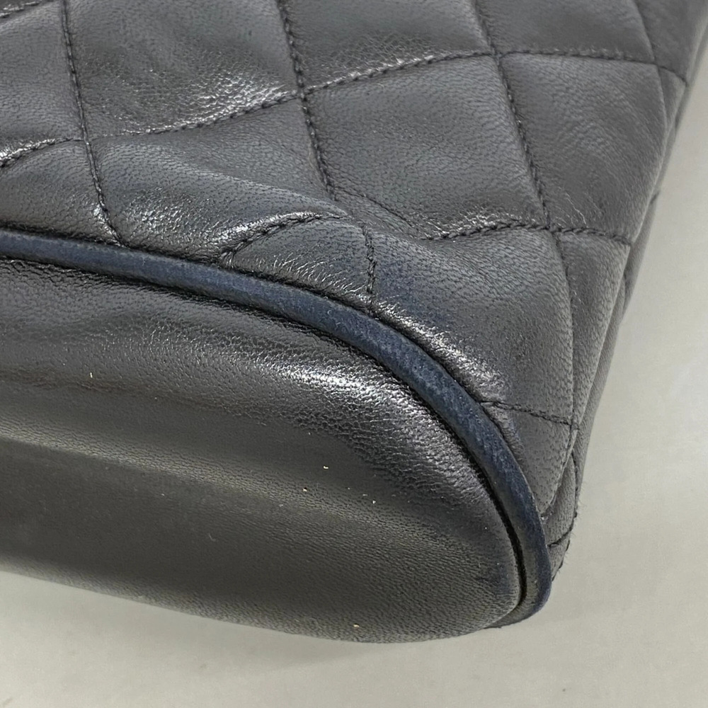 CHANEL Black Lambskin Leather Shoulder Bag - Picture 6 of 11
